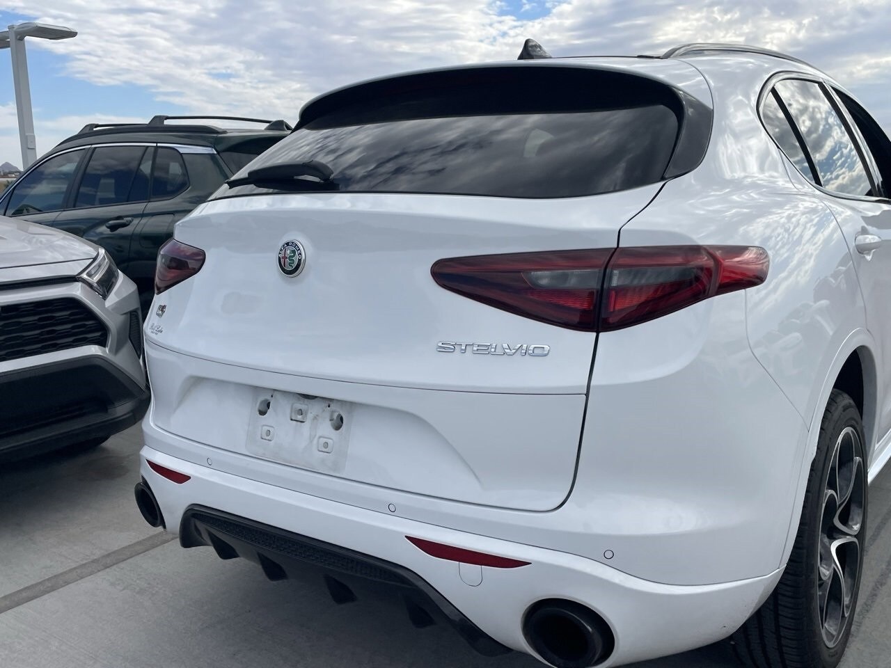 2023 Alfa Romeo Stelvio Ti photo 4