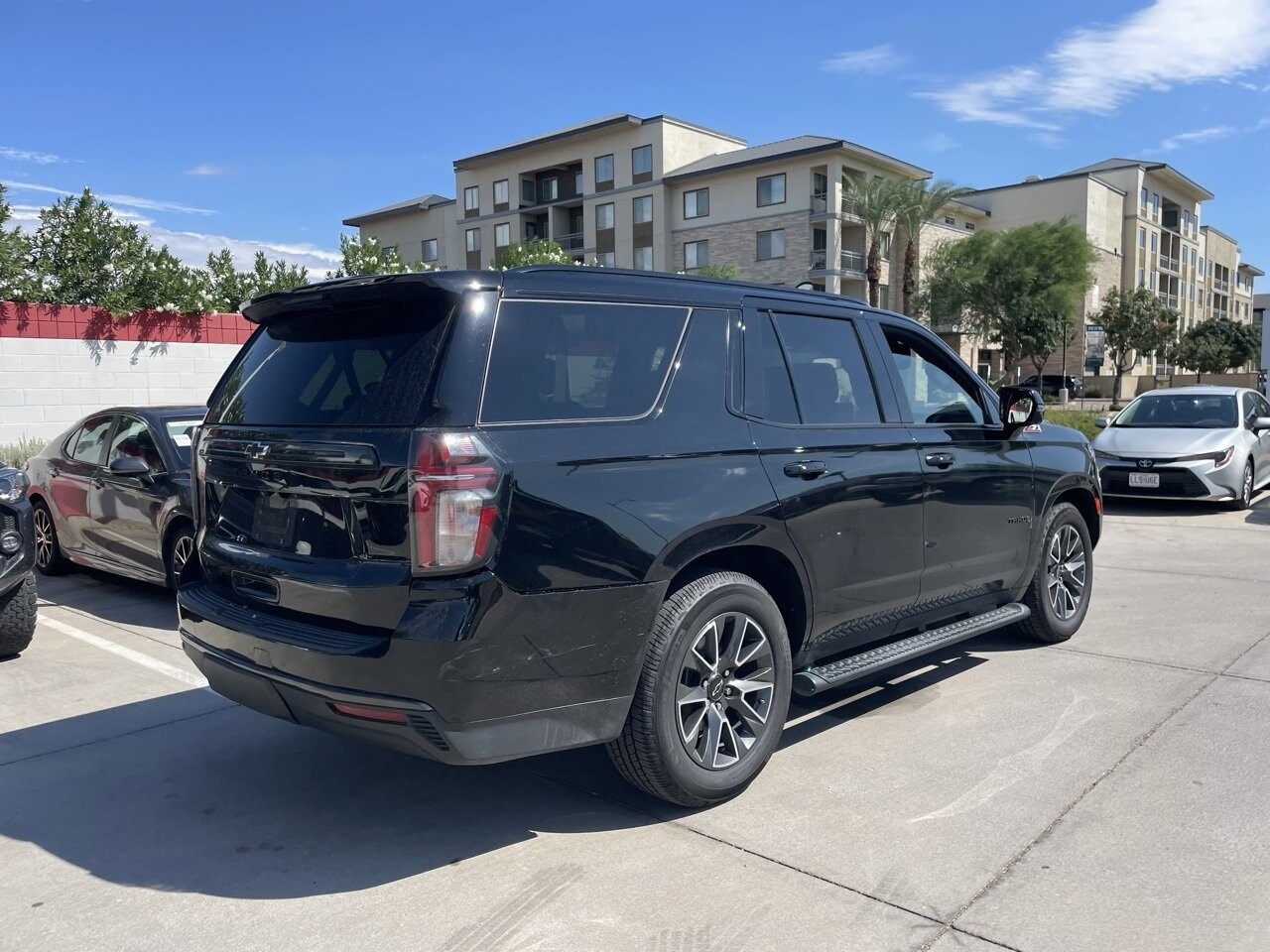 2021 Chevrolet Tahoe Z71 photo 2