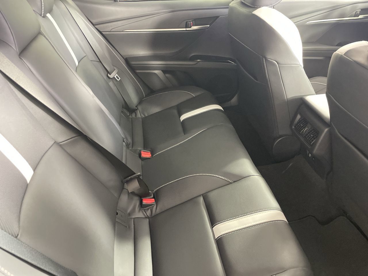2026 Toyota Camry SE - Photo 24