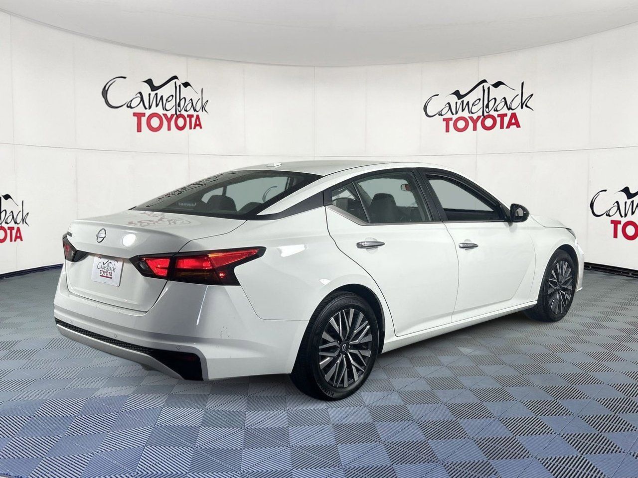 2025 Nissan Altima SV - Photo 7