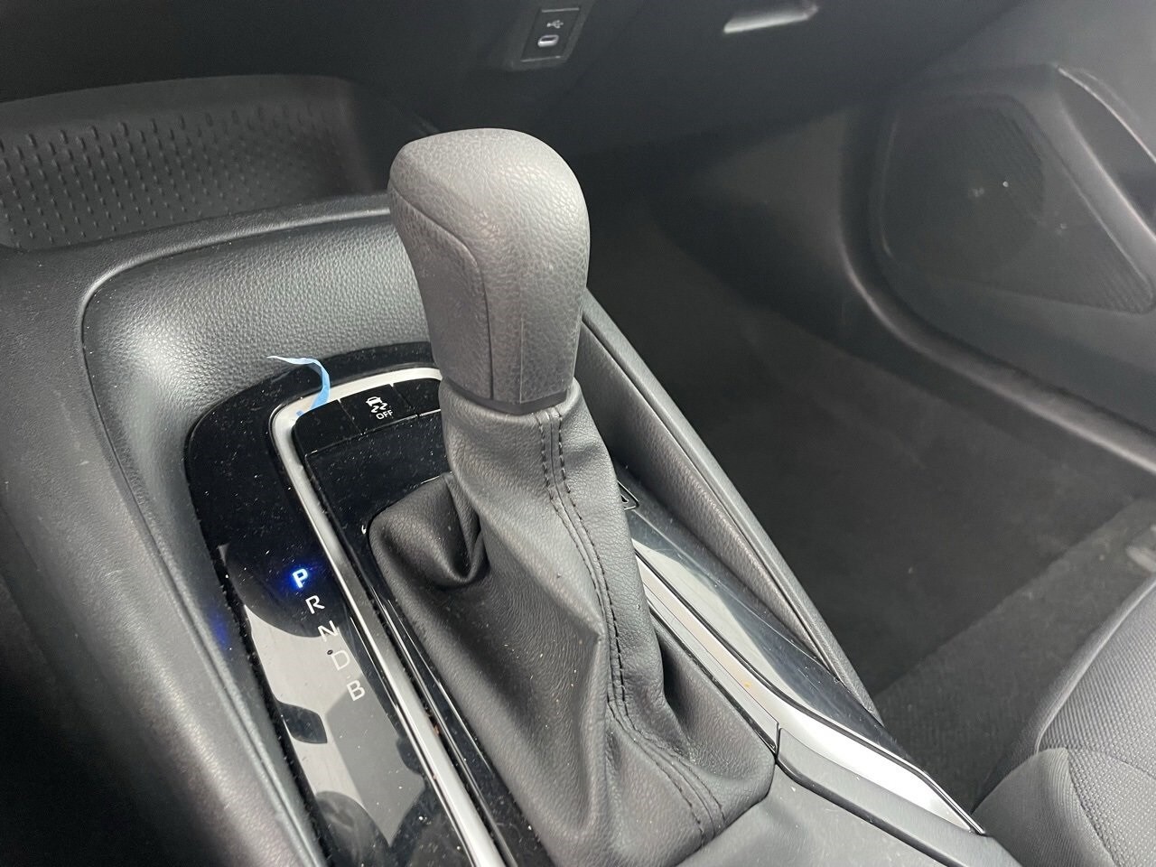 2024 Toyota Corolla LE photo 3
