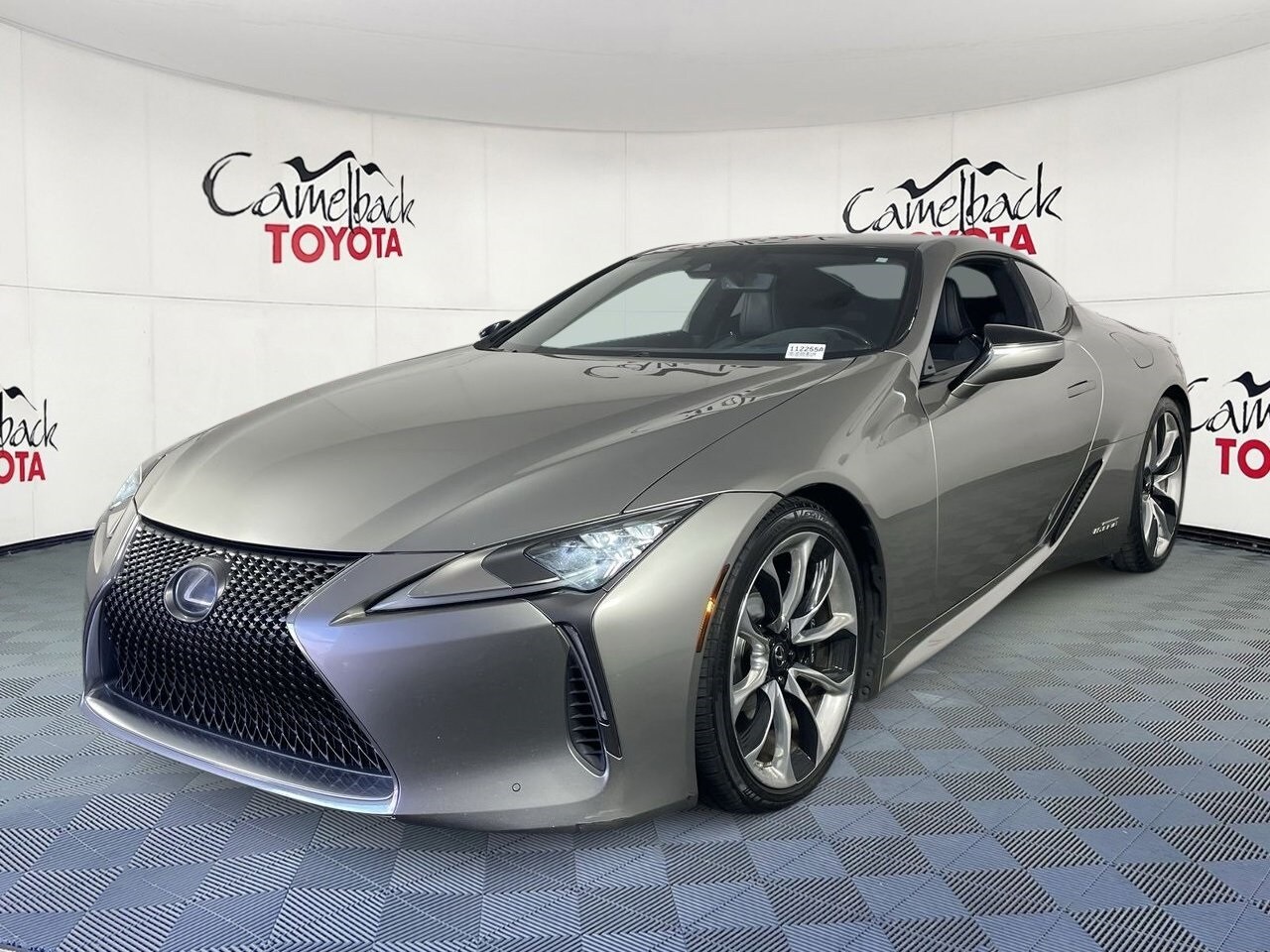 2018 Lexus LC 500h photo 2