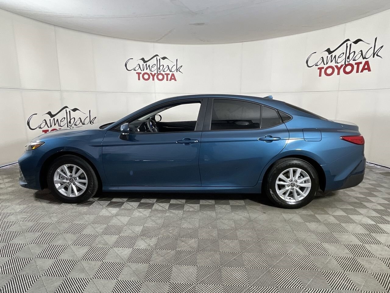 2026 Toyota Camry LE photo 3