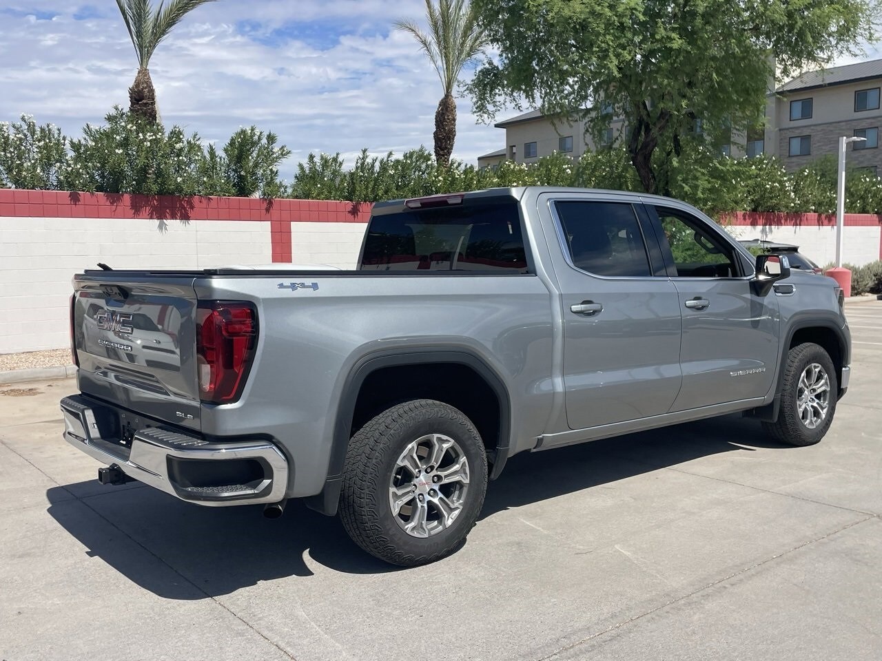 2024 Gmc Sierra 1500 SLE photo 2