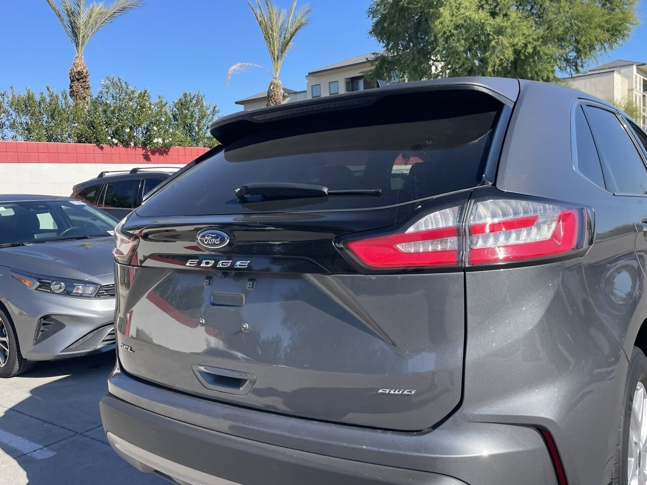 2024 Ford Edge SEL photo 4