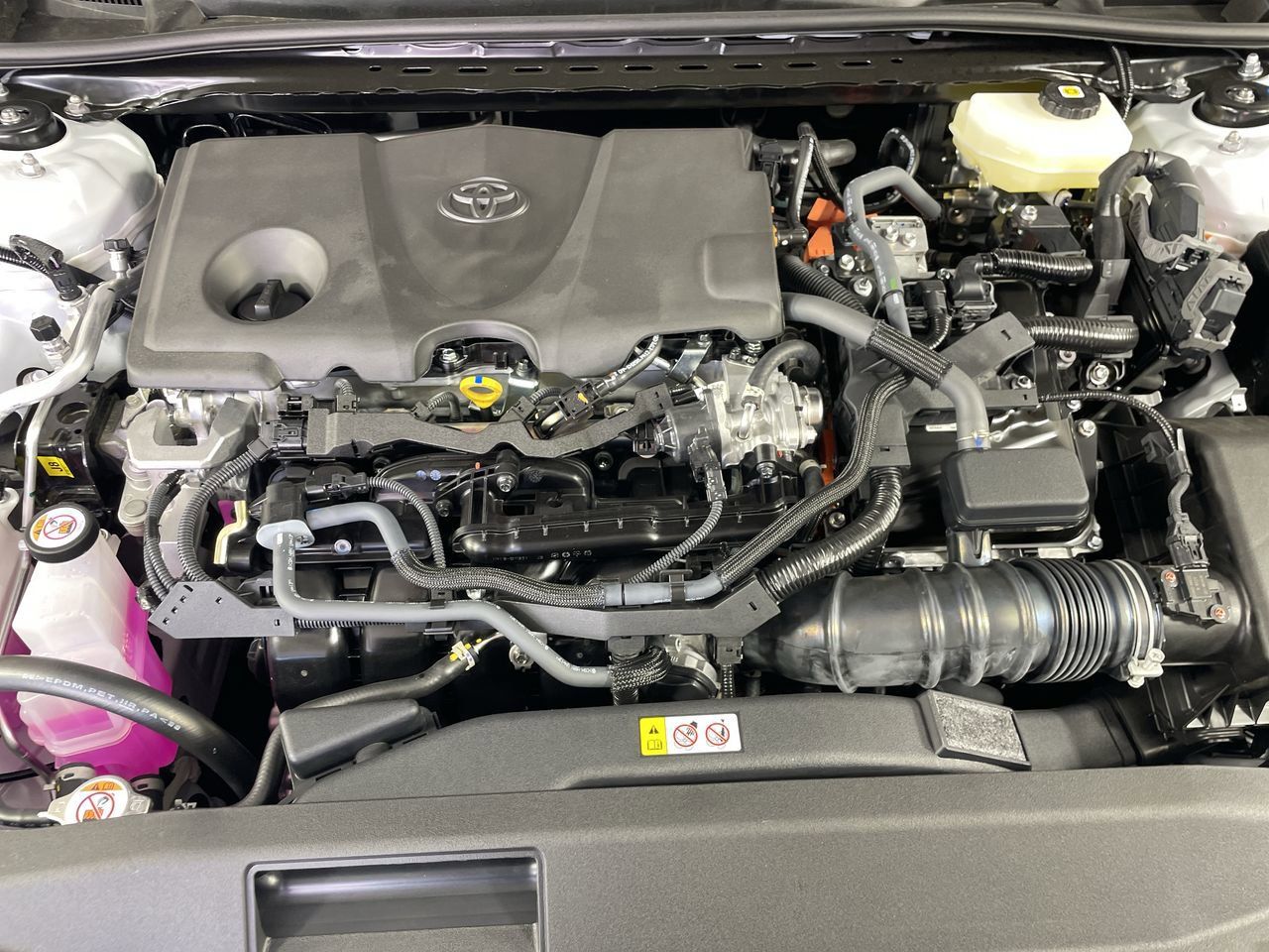 2026 Toyota Camry SE - Photo 11