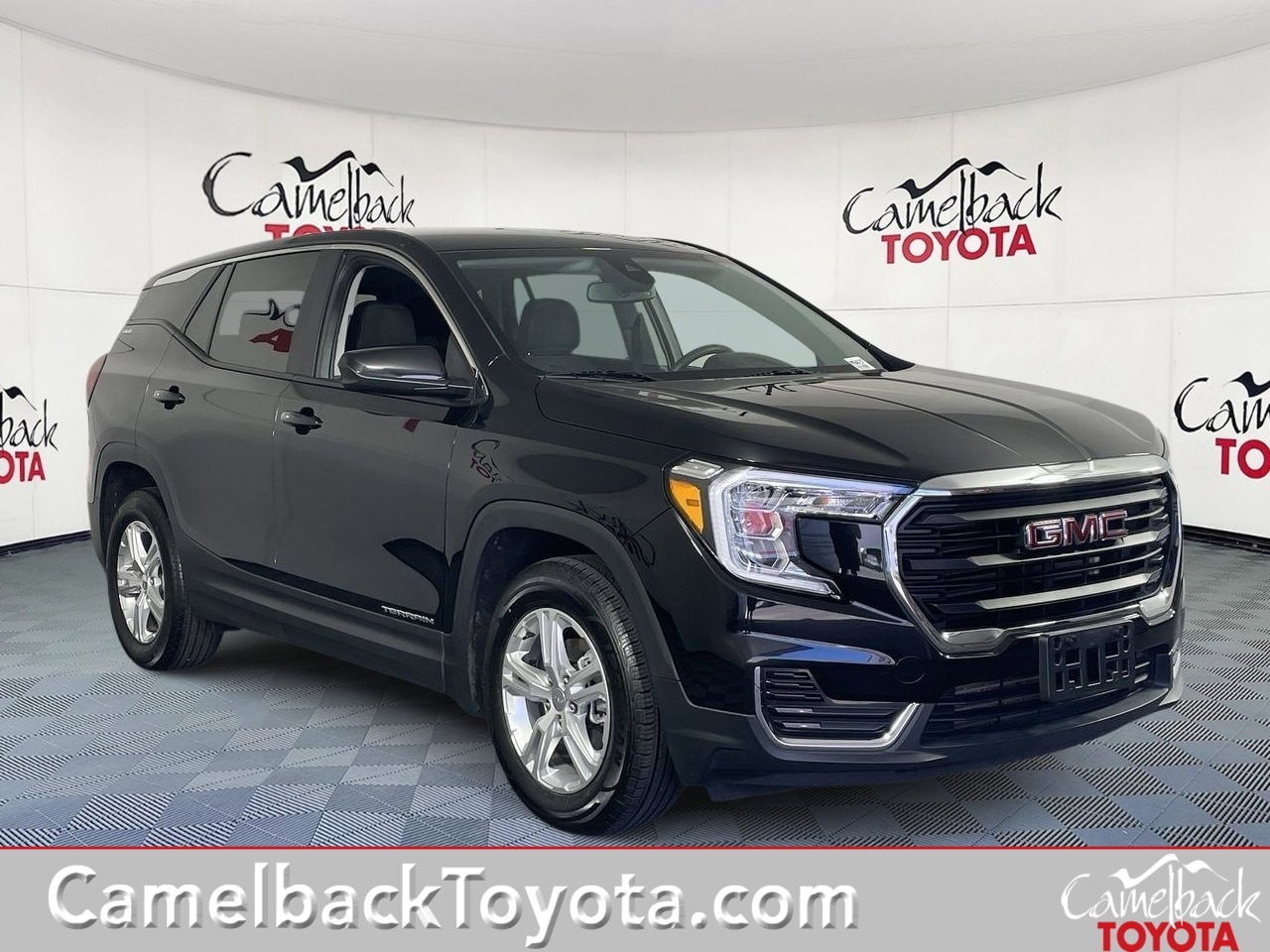 2024 GMC Terrain SLE's photo