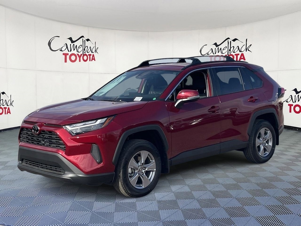 2025 Toyota RAV4 XLE photo 4
