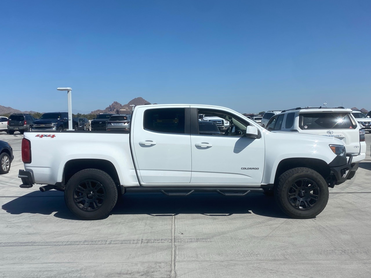 Used 2017 Chevrolet Colorado LT with VIN 1GCGTCEN6H1229235 for sale in Phoenix, AZ