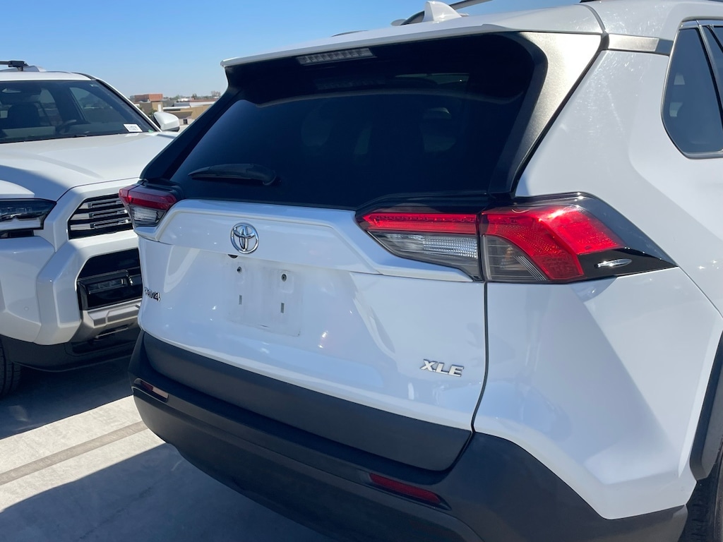 Used 2021 Toyota RAV4 XLE SUV