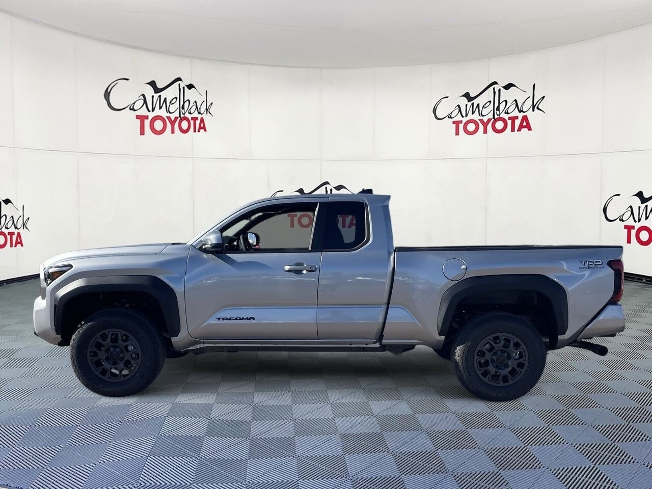 2025 Toyota Tacoma TRD PreRunner photo 4