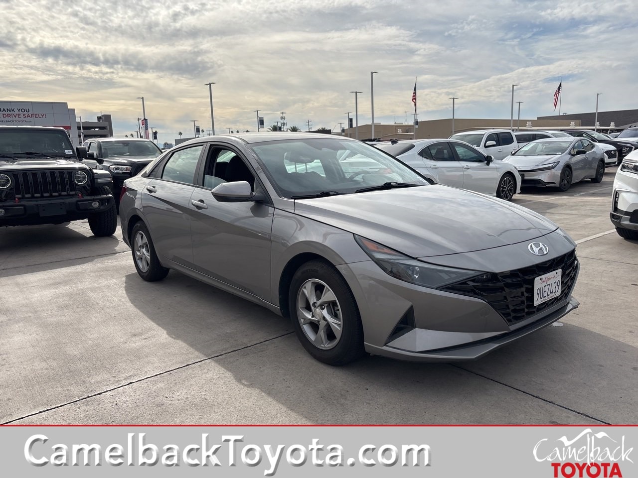 2021 Hyundai Elantra SE's photo