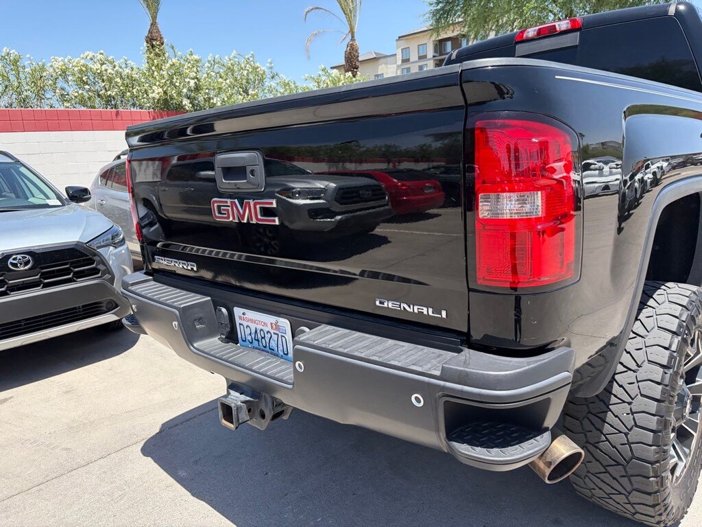 Used 2017 GMC Sierra 2500HD Denali Truck Crew Cab