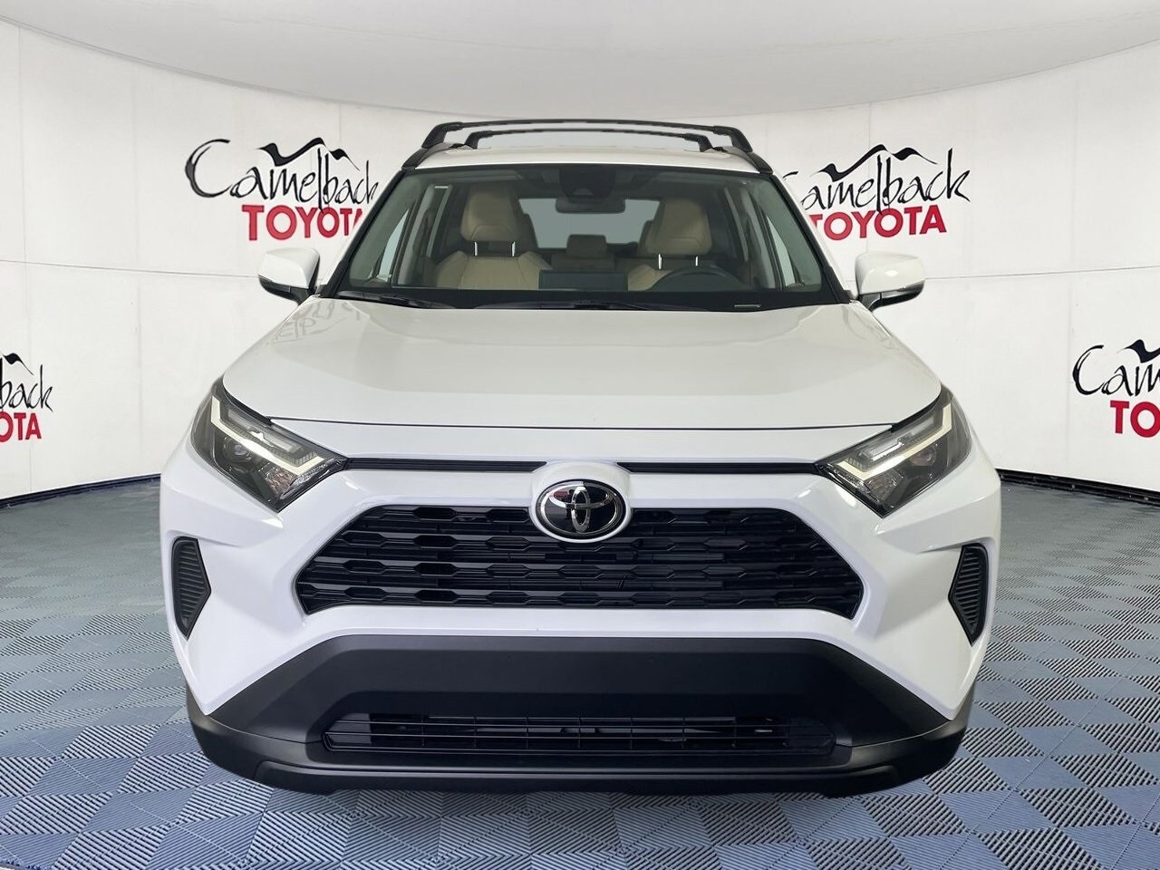 2025 Toyota RAV4 XLE photo 2