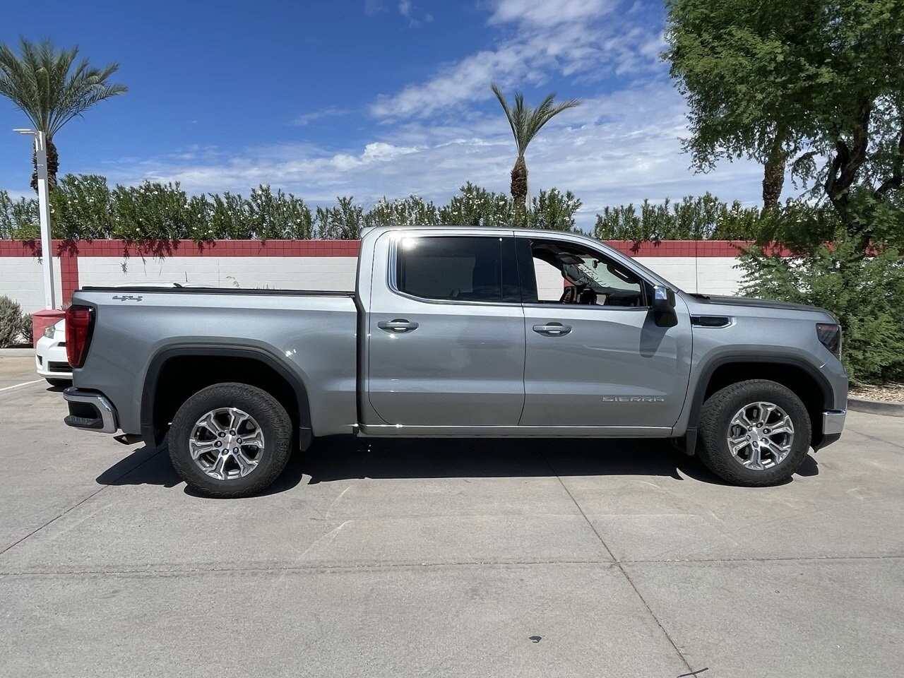 2024 Gmc Sierra 1500 SLE photo 3