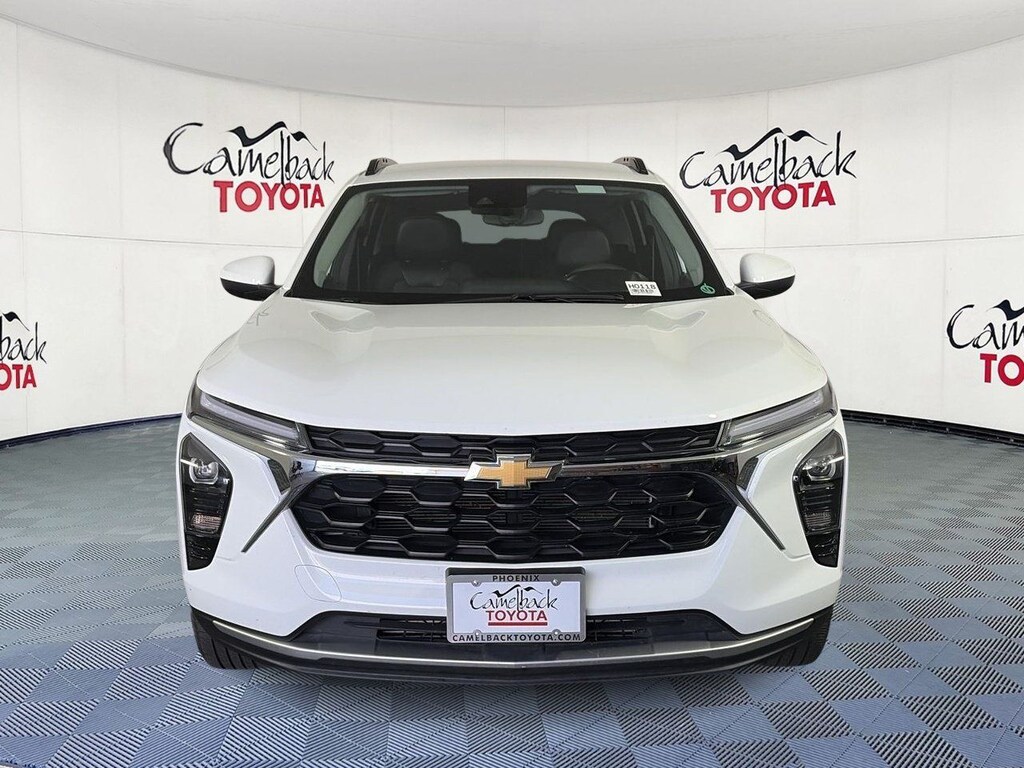 Used 2025 Chevrolet Trax LT SUV