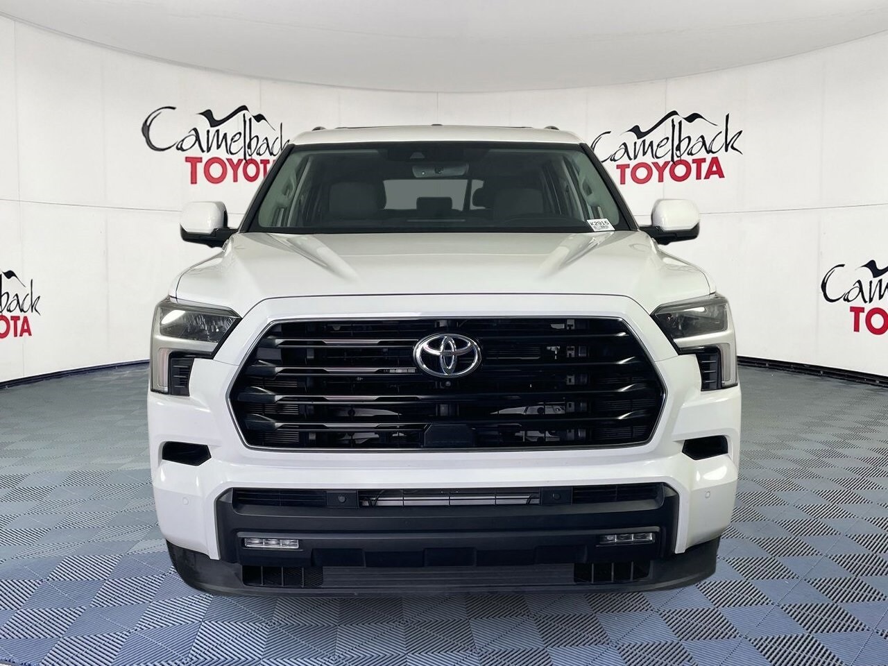 2023 Toyota Sequoia SR5 photo 3