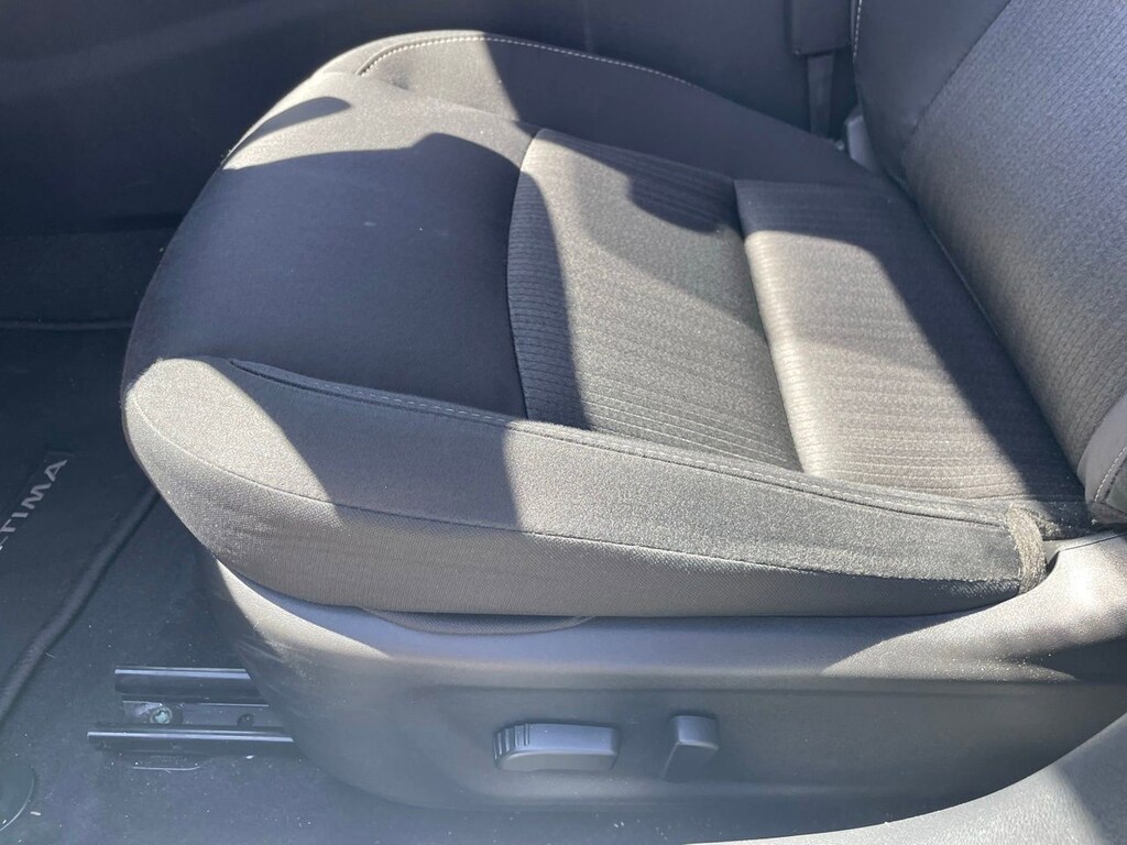 Used 2025 Nissan Altima 2.5 SV Sedan