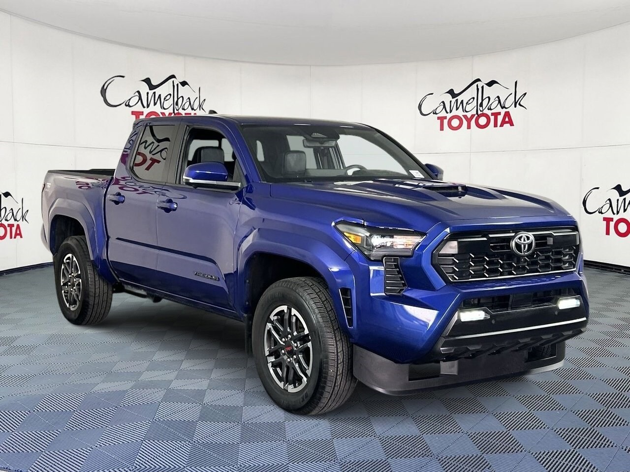2024 Toyota Tacoma TRD Sport photo 2