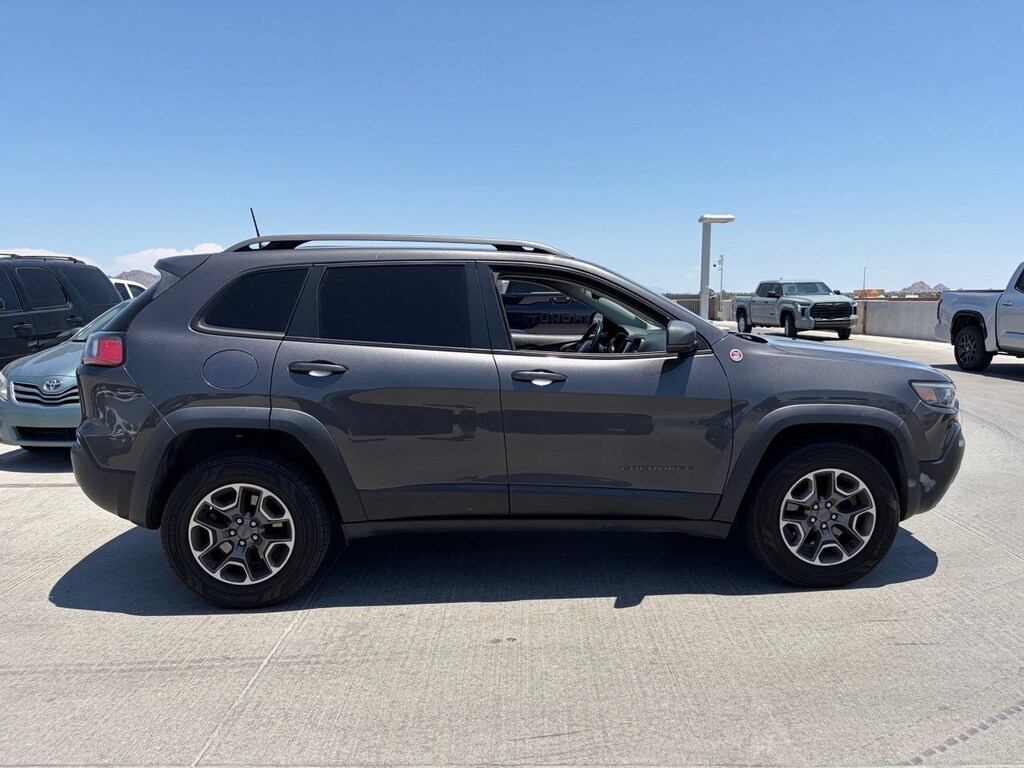 Used 2020 Jeep Cherokee Trailhawk SUV