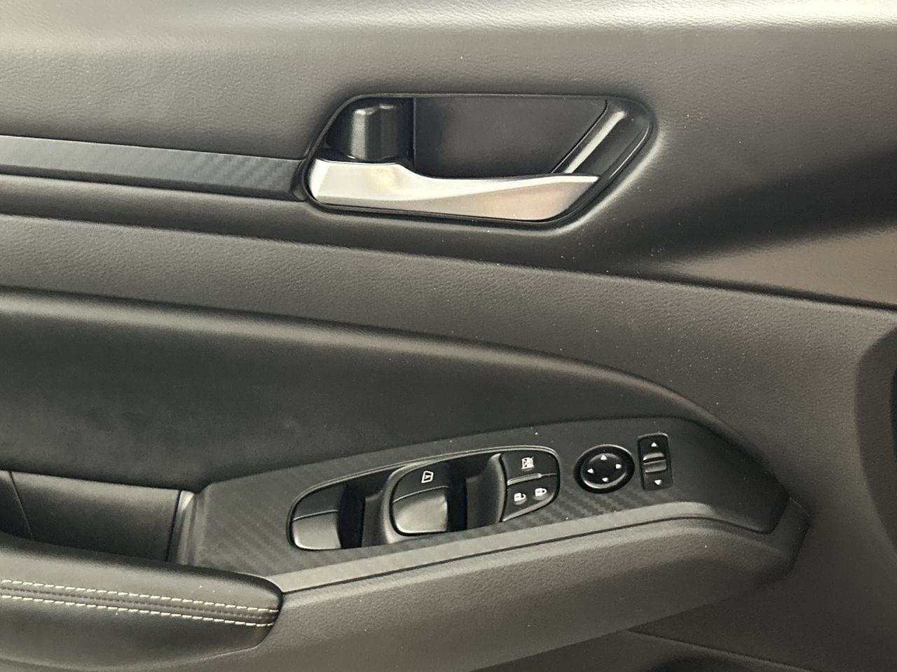 2025 Nissan Altima SV - Photo 19