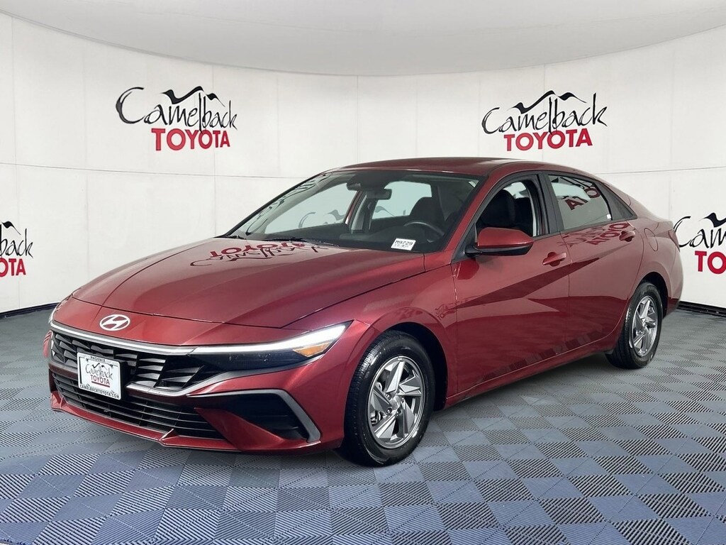 Used 2024 Hyundai Elantra SE Sedan