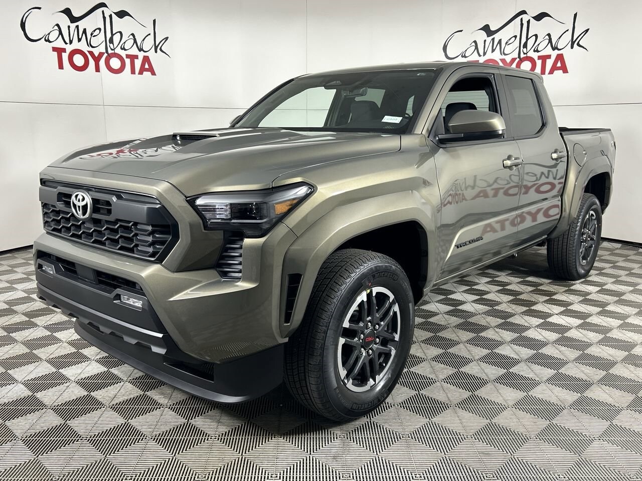 2025 Toyota Tacoma TRD Sport photo 2