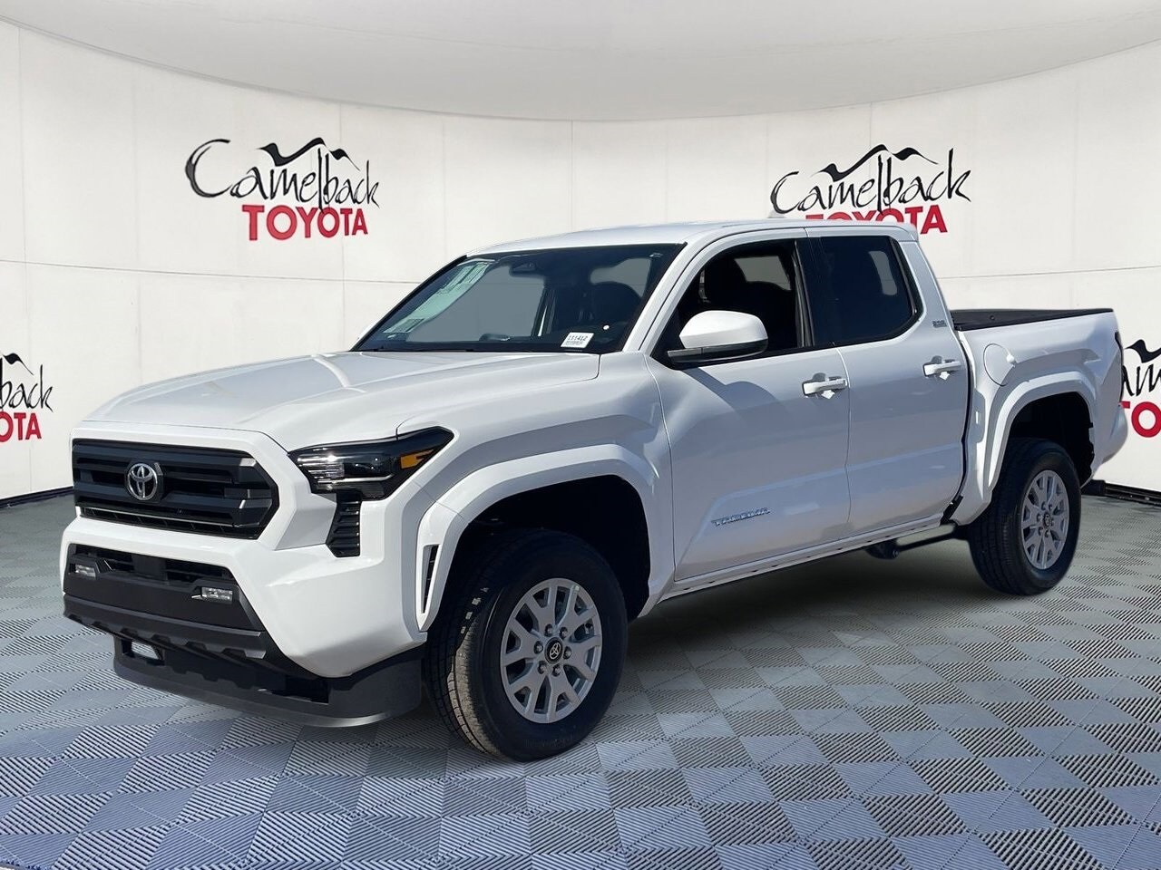 2025 Toyota Tacoma SR5 photo 4