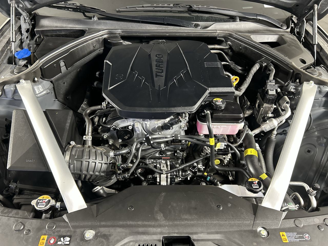 2025 GENESIS G70 Standard - Photo 10