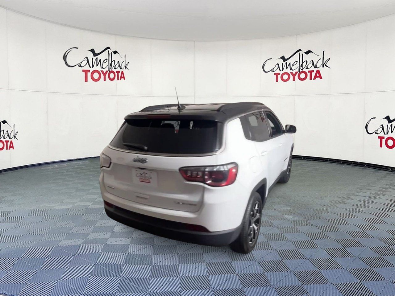2025 Jeep Compass Limited - Photo 9