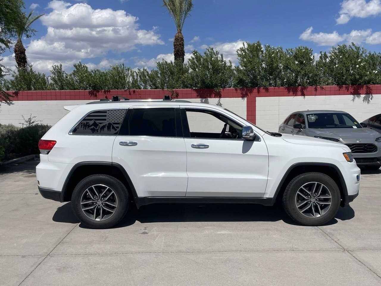 2018 Jeep Grand Cherokee Limited photo 2