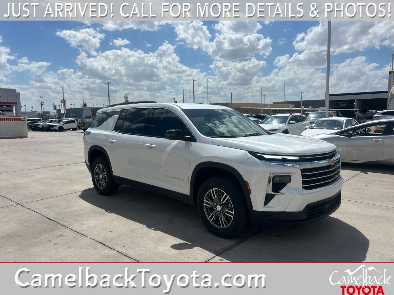 White (Iridescent Pearl Tricoat) 2025 Chevrolet Traverse SUV / Crossover Front-Wheel Drive 8-Speed Automatic