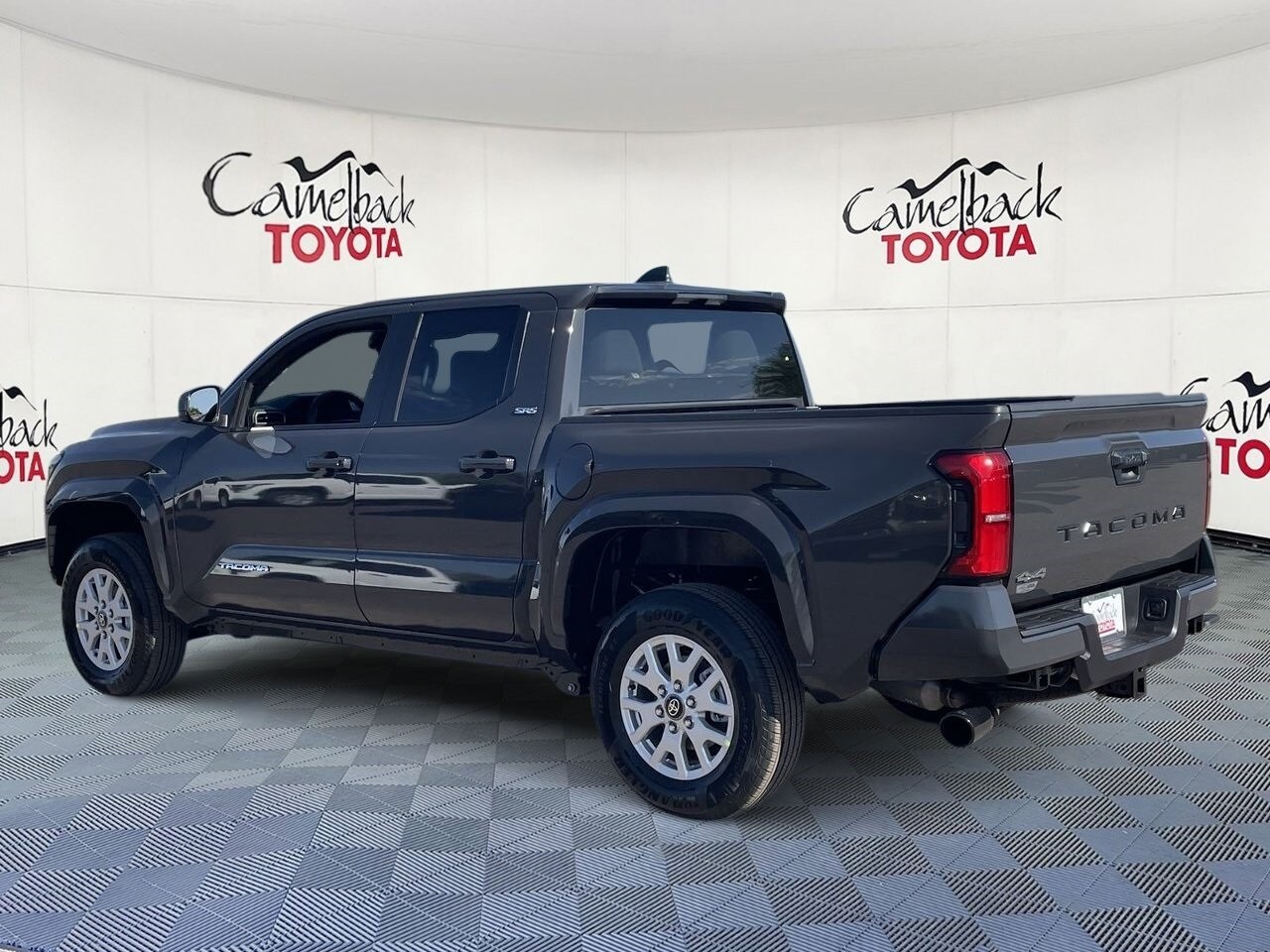 2025 Toyota Tacoma SR5 photo 4
