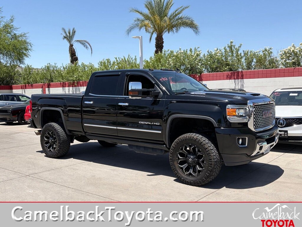 Used 2017 GMC Sierra 2500HD Denali Truck Crew Cab