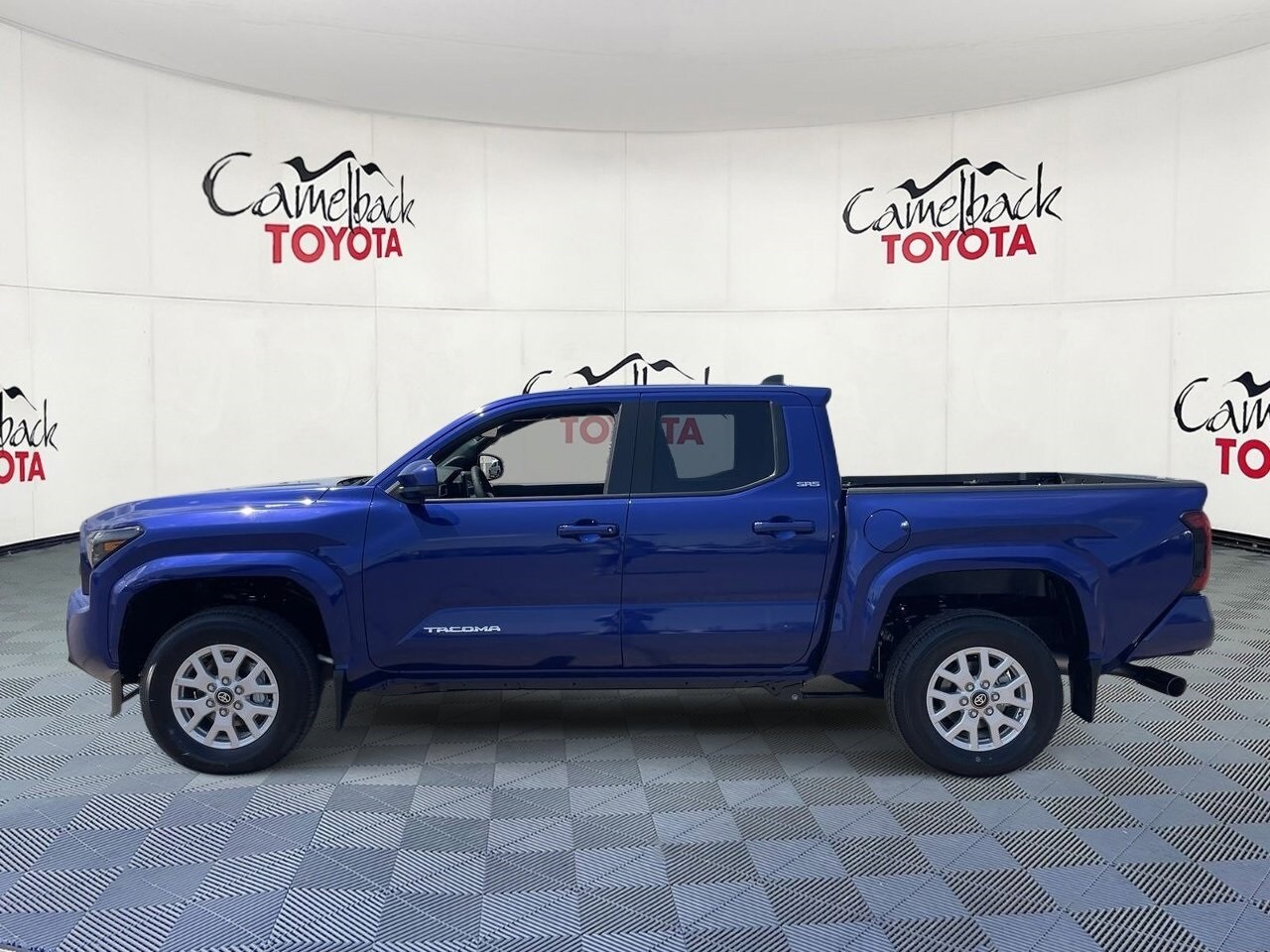 2025 Toyota Tacoma SR5 photo 4