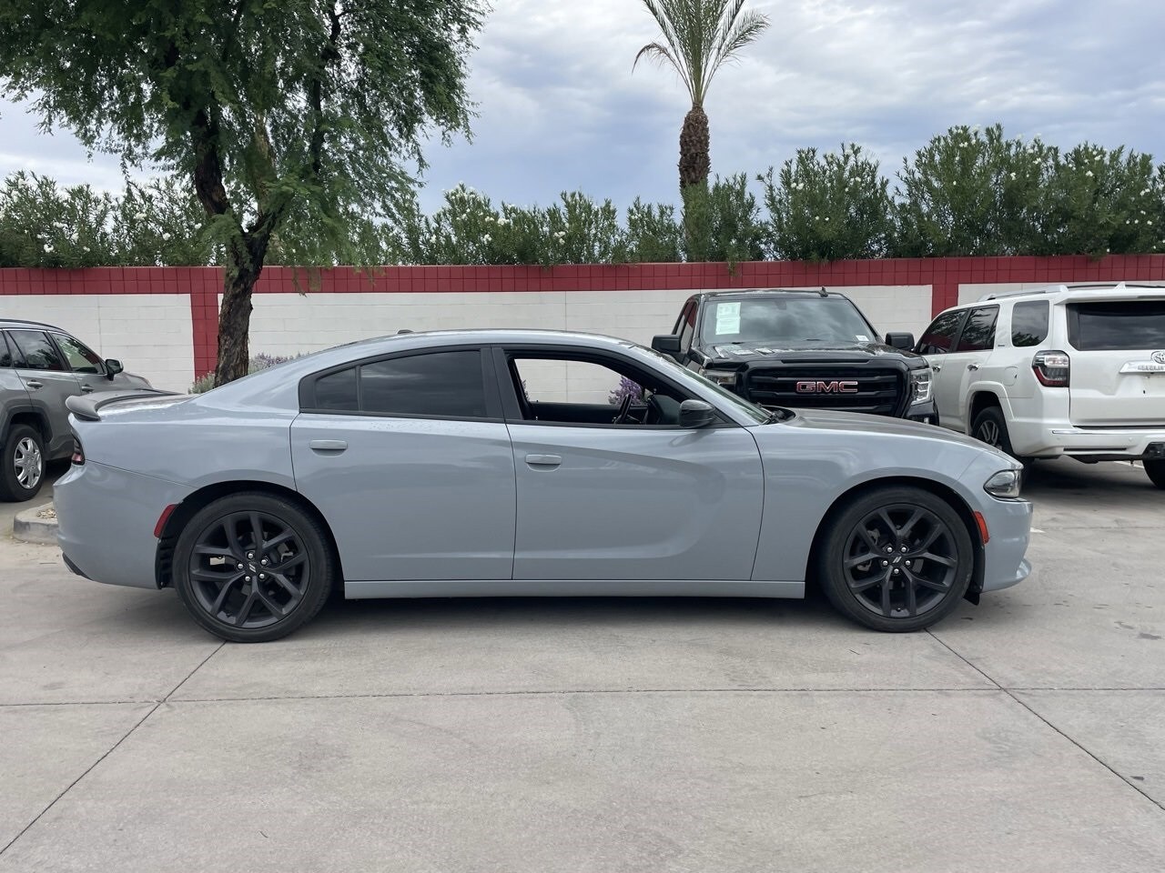 2020 Dodge Charger SXT photo 3