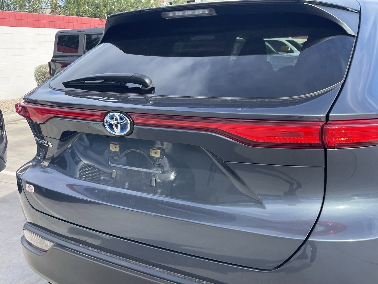 2024 Toyota Venza LE photo 4