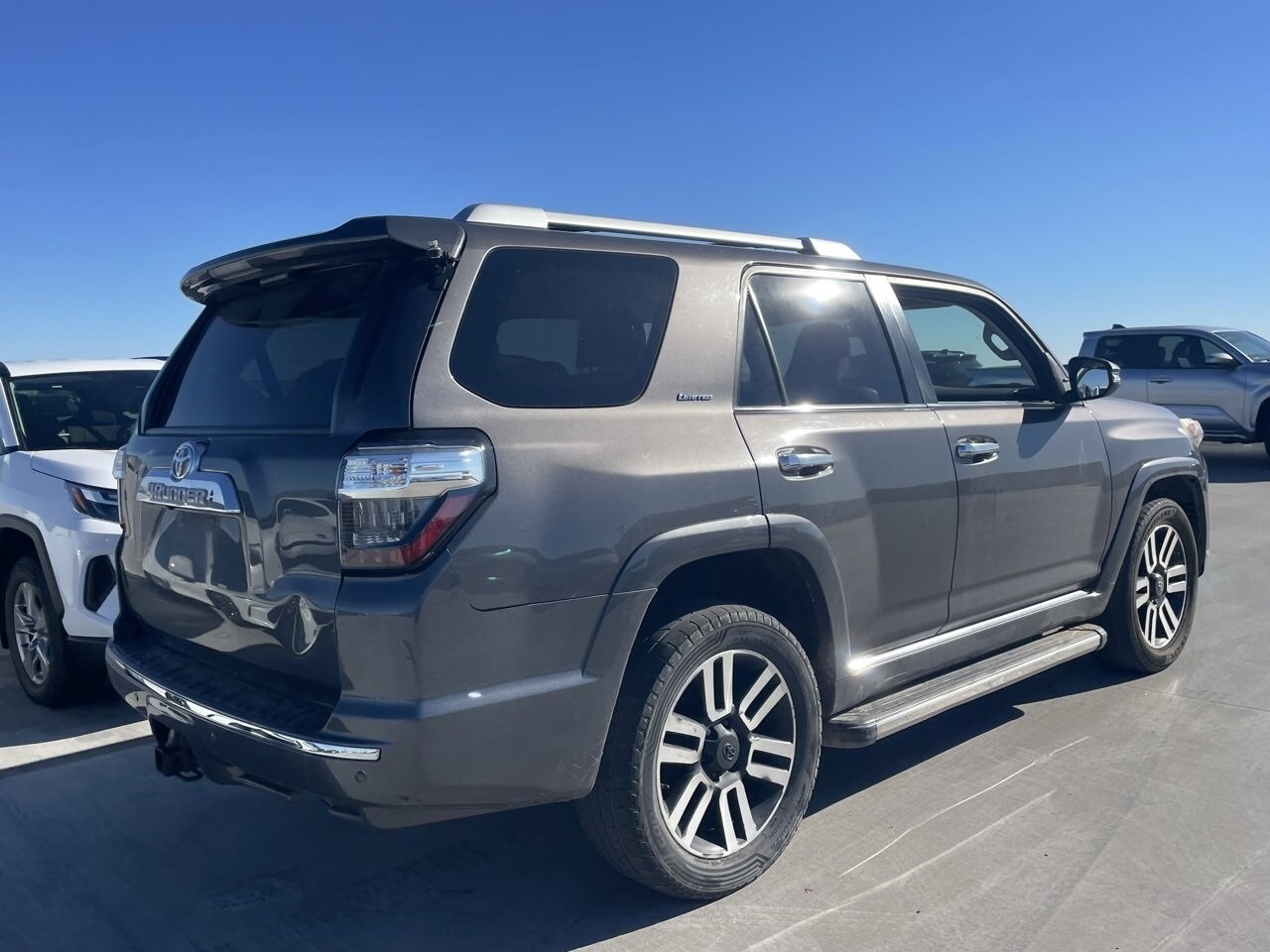 2016 Toyota 4Runner Limited photo 2