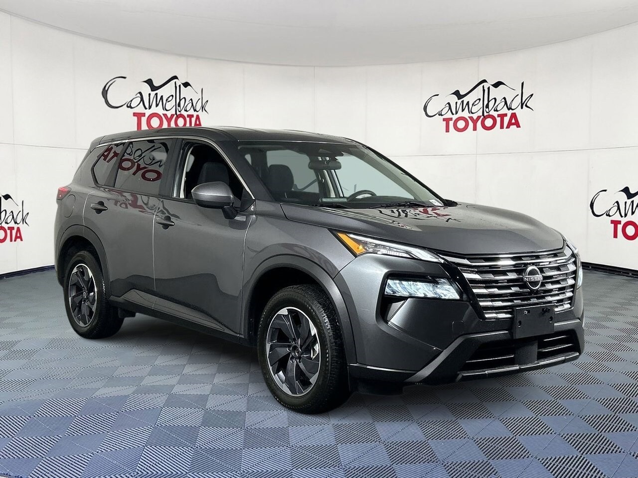 2024 Nissan Rogue SV photo 2