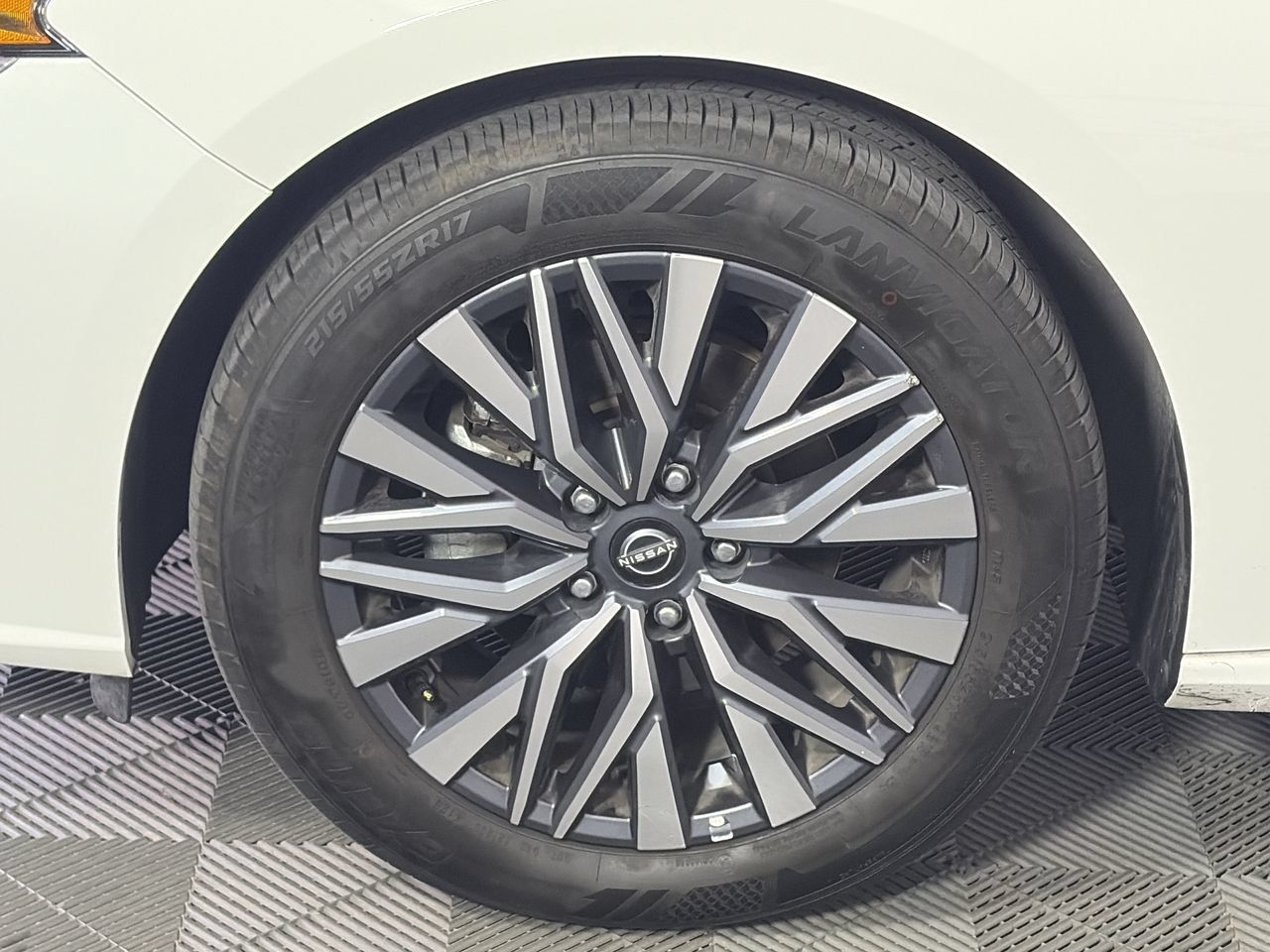 2025 Nissan Altima SV - Photo 10
