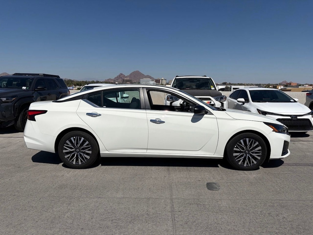 Used 2025 Nissan Altima 2.5 SV Sedan