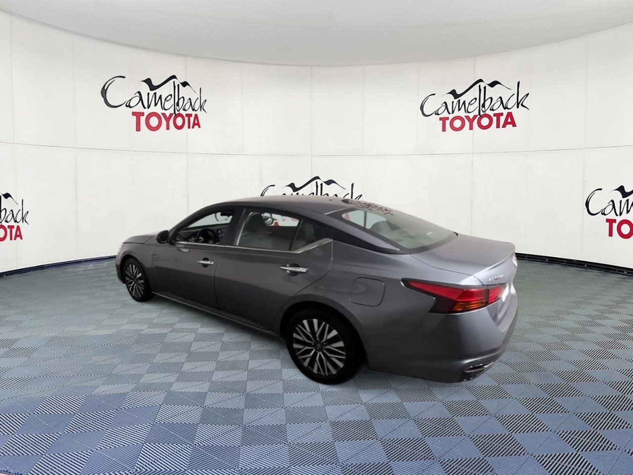 2025 Nissan Altima SV - Photo 8