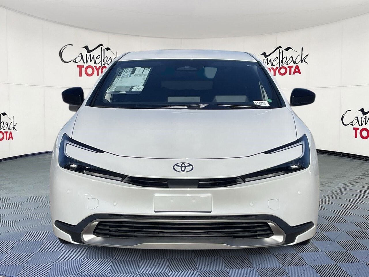 2026 Toyota Prius Plug-in Hybrid SE photo 2