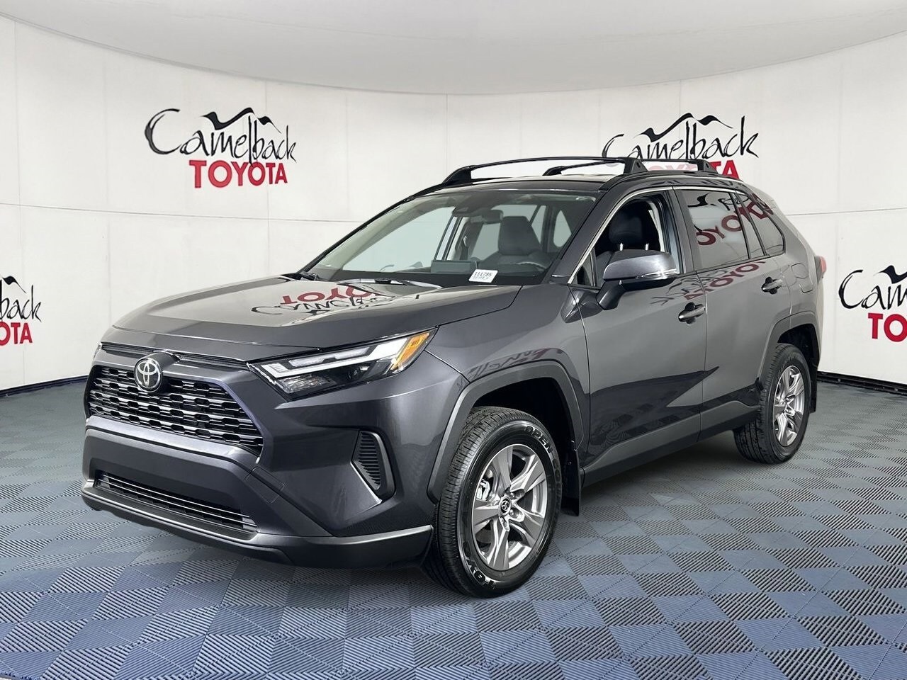 2025 Toyota RAV4 Hybrid XLE photo 3