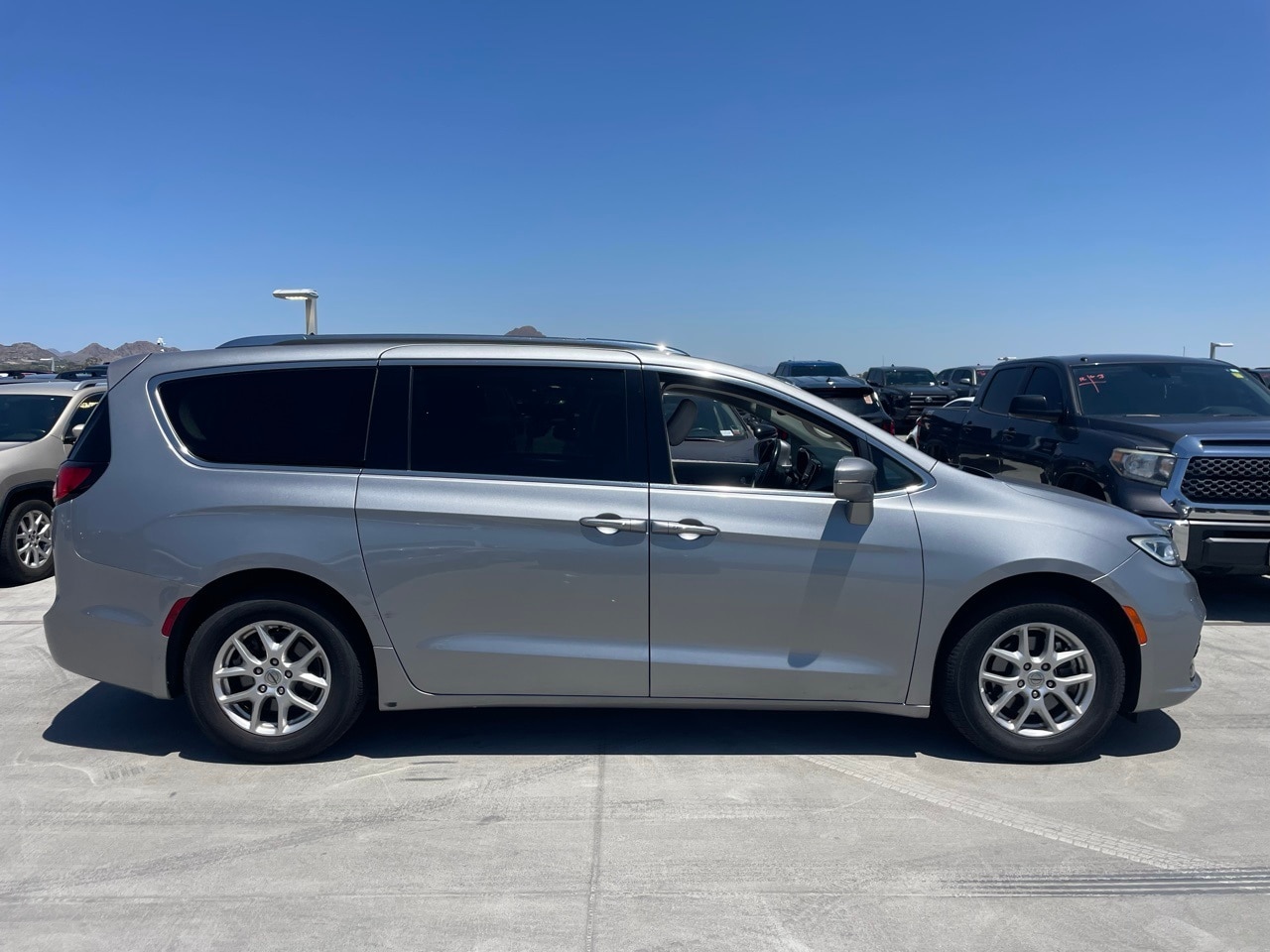 Used 2021 Chrysler Pacifica Touring L with VIN 2C4RC1BG6MR591185 for sale in Phoenix, AZ