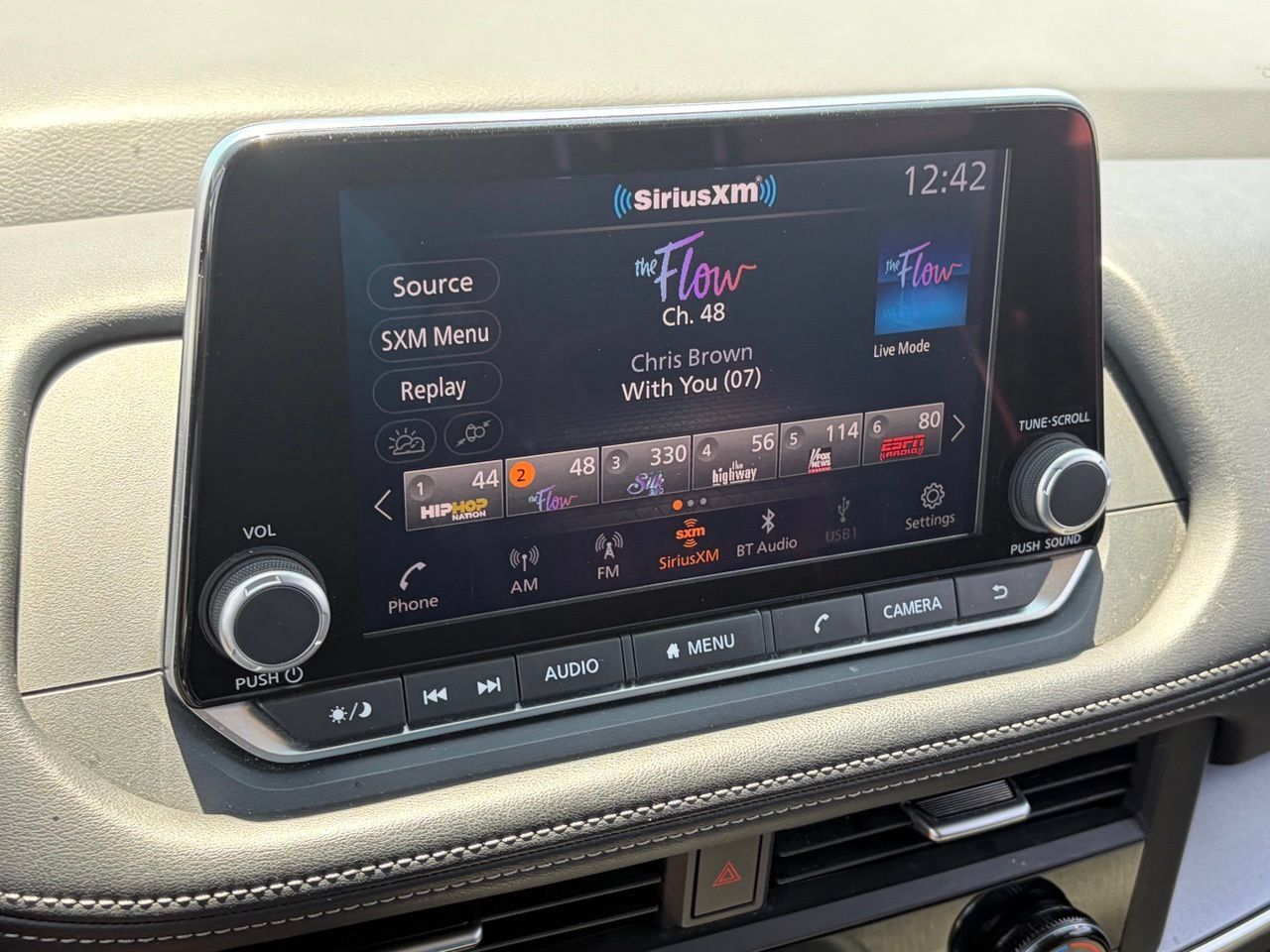 2025 Nissan Rogue SV - Photo 9