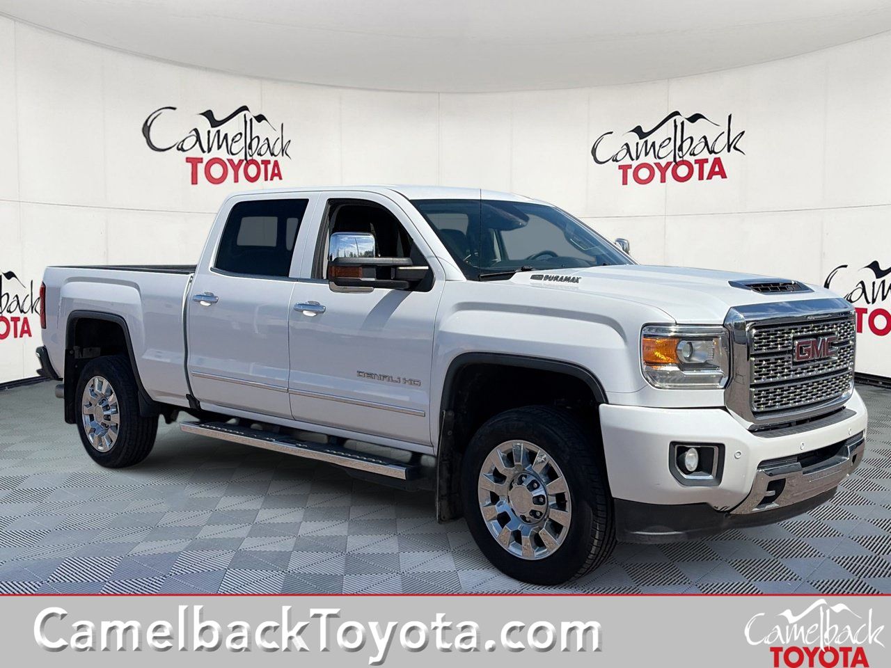 White Frost Tricoat 2019 GMC Sierra 2500HD Pickup Truck Four-Wheel Drive 6-Speed Automatic