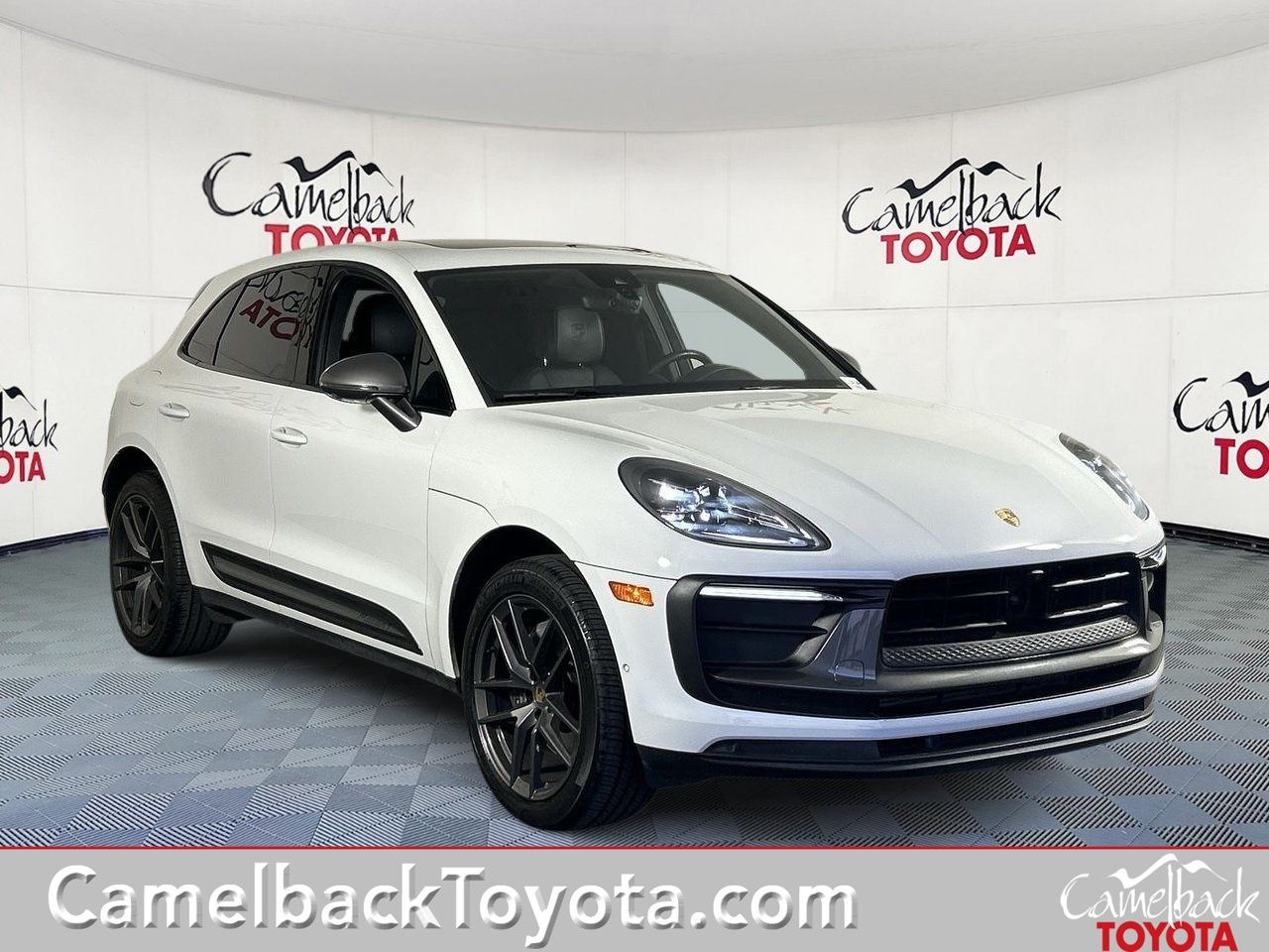 2023 Porsche Macan T's photo