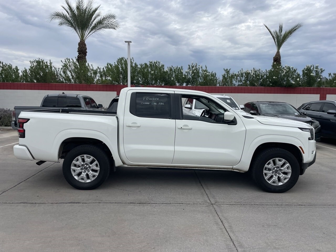 2024 Nissan Frontier SV photo 3