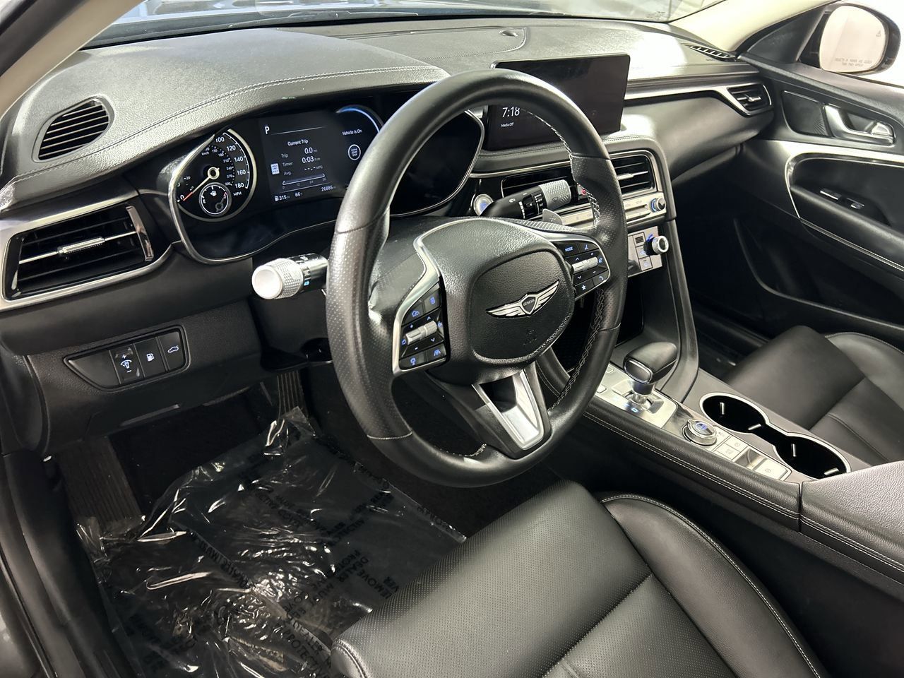 2025 GENESIS G70 Standard - Photo 11